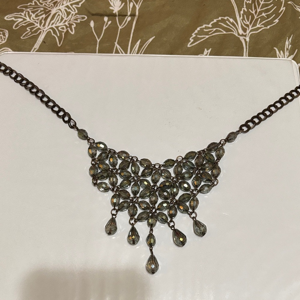 Elegant Silver Necklace with Crystal Accents